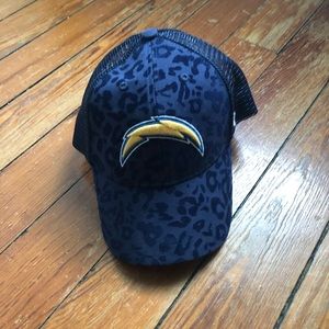 Football La chargers snap back